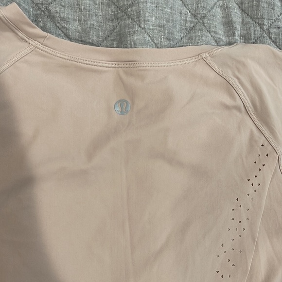 Lululemon S tee shirt. - Picture 3 of 3